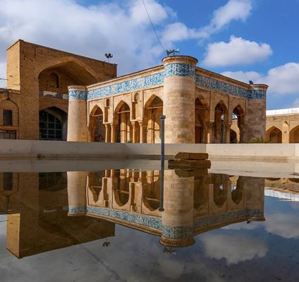 Masjid Atiq Shiraz, masjid tertua di kota ini, dengan kemegahan yang tak terlukiskan