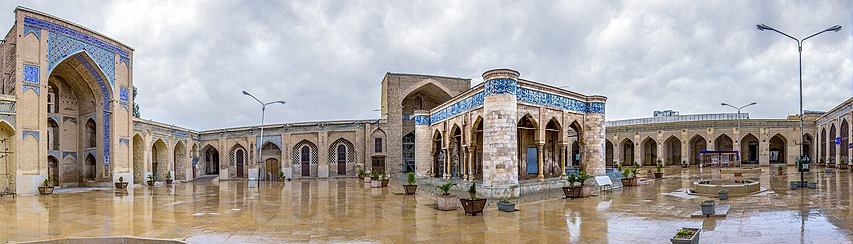Masjid Atiq Shiraz, masjid tertua di kota ini, dengan kemegahan yang tak terlukiskan