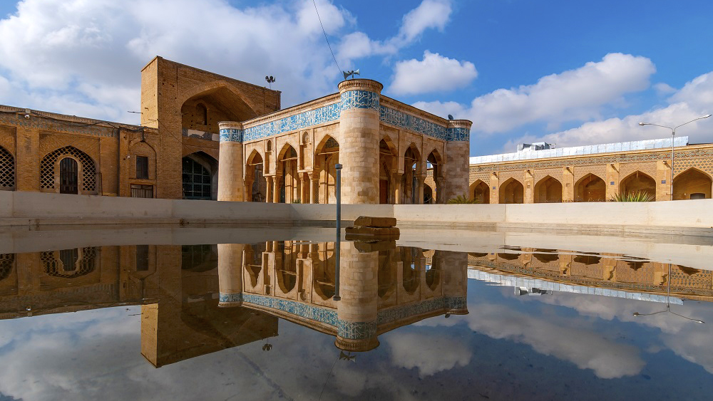 Masjid Atiq Shiraz, masjid tertua di kota ini, dengan kemegahan yang tak terlukiskan