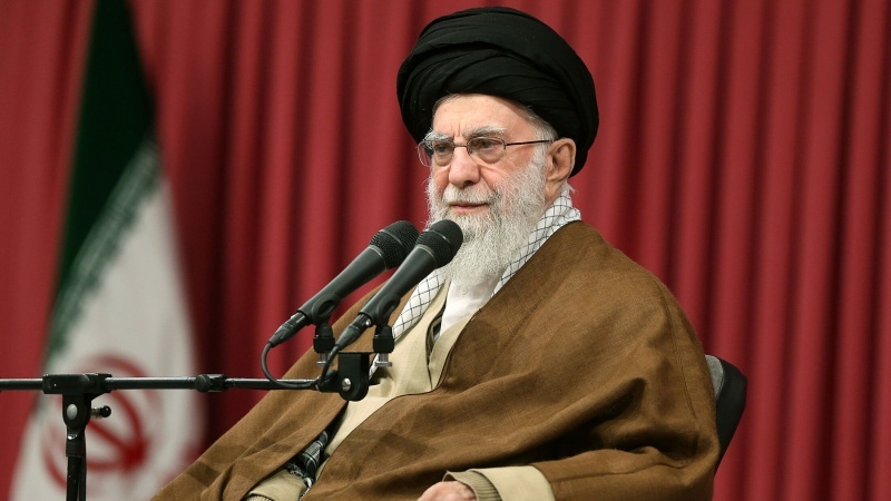 Imam Khamenei Protes Penipuan Barat soal Perempuan Eksploitasi Berkedok Kemanusiaan