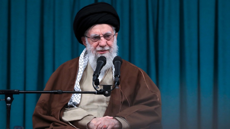 Ayatullah Khamenei Pangkalan Pangkalan AS akan Diinjak injak Pemuda Suriah