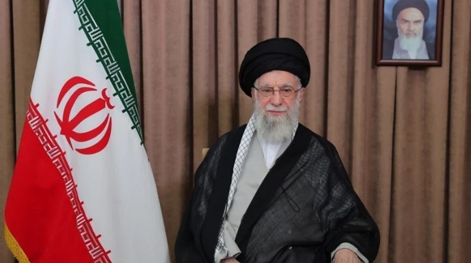 Imam Khamenei Iran Menyerah Terlalu Besar untuk Dikatakan Mulut Presiden AS Rezim Zionis Hampir Runtuh dan Hancur
